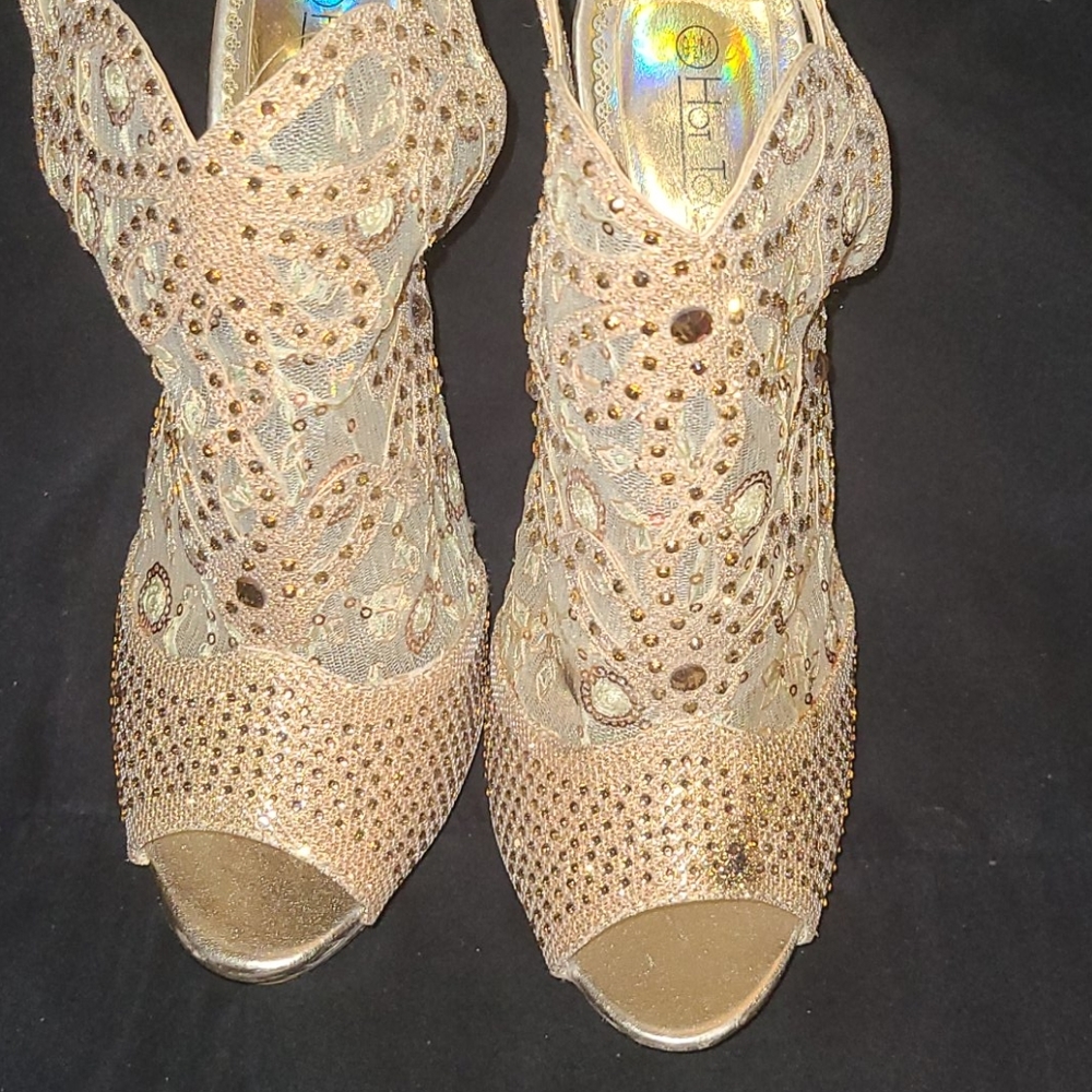 Shoes - Picture 2 of 3